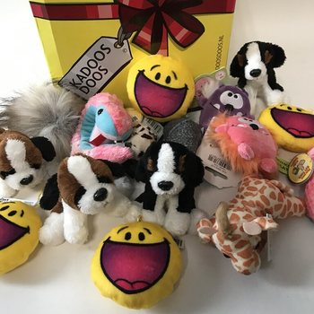 50 kusů Ply&scaron;ov&yacute;ch Figurek v D&aacute;rkov&eacute; Krabici "Lucky Dip"