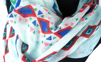 Krásná mátová šála v Ibiza stylu (1 ks)