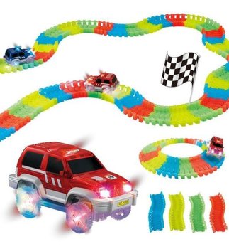 Velk&aacute; autodr&aacute;ha MAGIC ROAD se sv&iacute;t&iacute;c&iacute;m autem a v&yacute;tahem, 136 d&iacute;lů