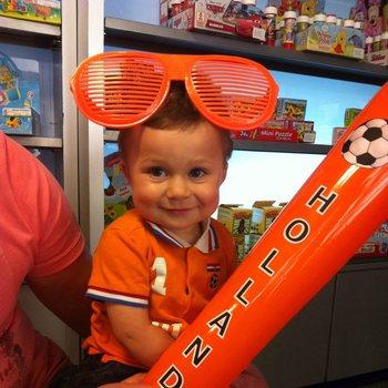 MEGA ORANŽOV&Eacute; BR&Yacute;LE SHUTTER SHADES (8 ks)