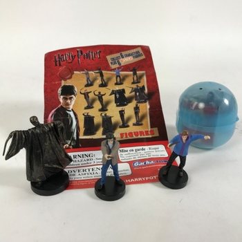 PŘEKVAPEN&Iacute; VE VAJ&Iacute;ČKU - MIX FIGUREK HARRY POTTER V KAPSL&Iacute;CH (100 ks)