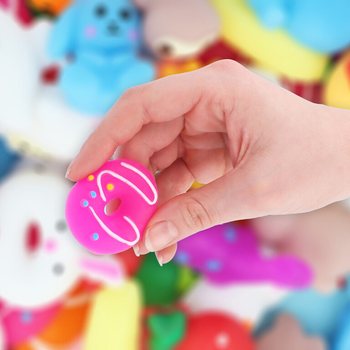 Mix squishy figurek v kybl&iacute;ku (100 ks)