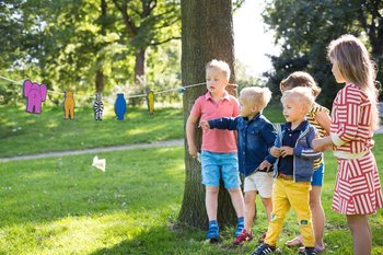 BS BUITENSPEEL – DŘEVĚNÁ HÁZECÍ HRA „ZVÍŘECÍ ZADEČKY“ (2 ks)