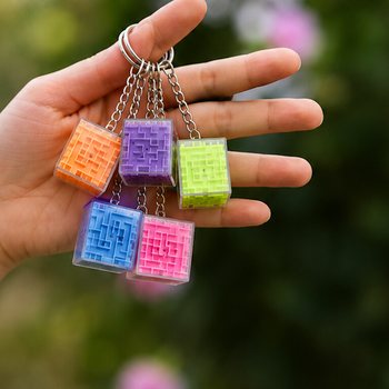Kl&iacute;čenka s Hlavolamem Kostka Labyrint (48 ks)