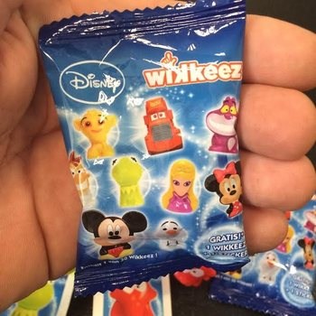 Disney Wikkeez Figurky + N&aacute;lepka v Blindbagu (300 ks)