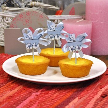 Z&aacute;pich do Cupcake k Narozen&iacute; D&iacute;těte - Modr&yacute; Koč&aacute;rek (12 ks)