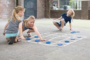 BS DOTS Dřevěná strategická hra - Venkovní hračka (1 ks)