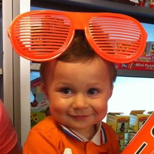 MEGA ORANŽOV&Eacute; BR&Yacute;LE SHUTTER SHADES (8 ks)